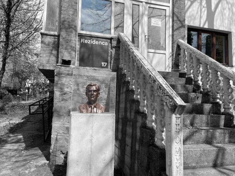 Rezidenca “Shtatëmbëdhjetë”: Nga shtëpia e harruar në një qendër bashkëkohore për artin dhe komunitetin
